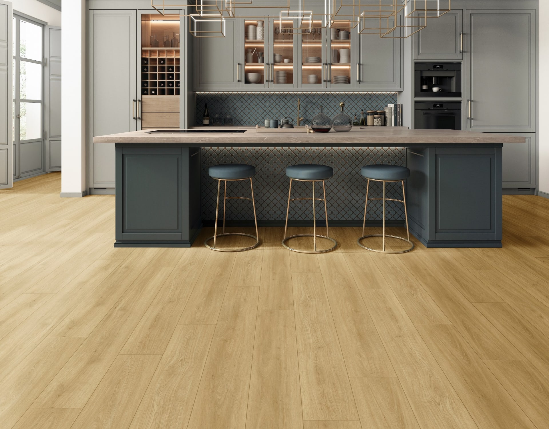 Moderni virtuvė su šviesaus ąžuolo tono grindimis